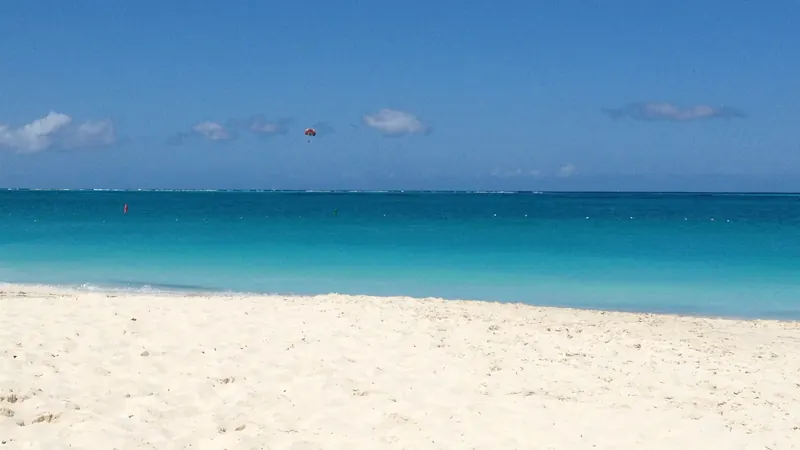 Turquoise water at Grace Bay, Turks and Caicos